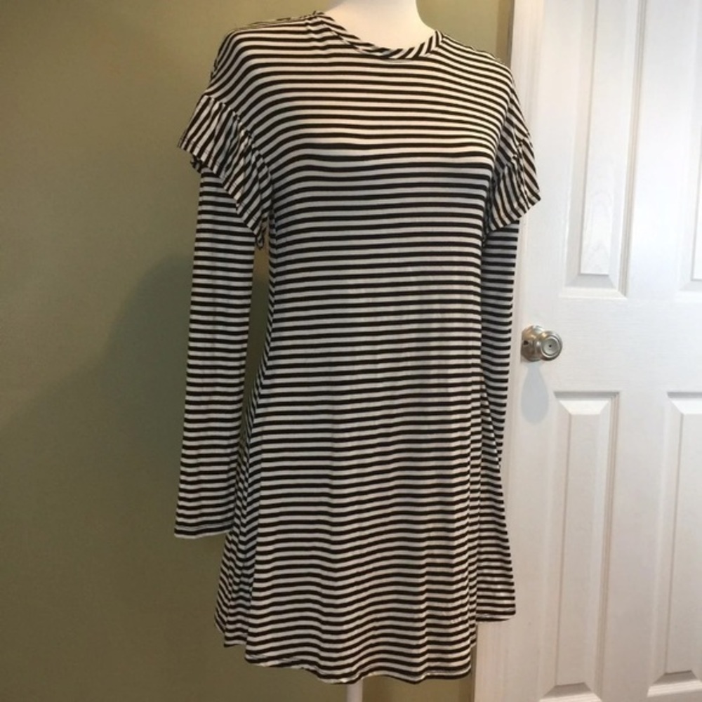 Love Fire Long Sleeve Striped Dress Black White Small NEW - Picture 7 of 7